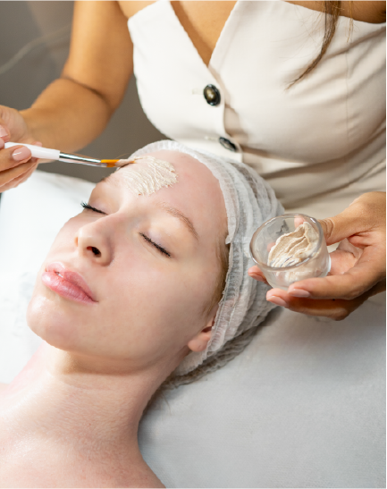 Trattamento Facial Glow Milano - Pulizia viso profonda professionale nel nostro centro estetico specializzato